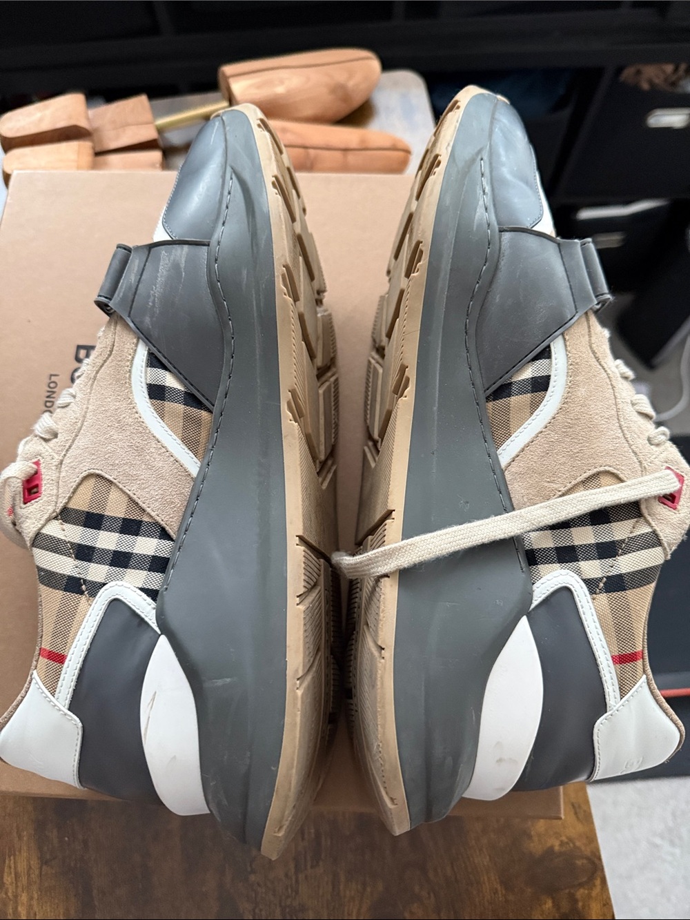 Burberry Ramsey Sneakers - Picture 5 of 8